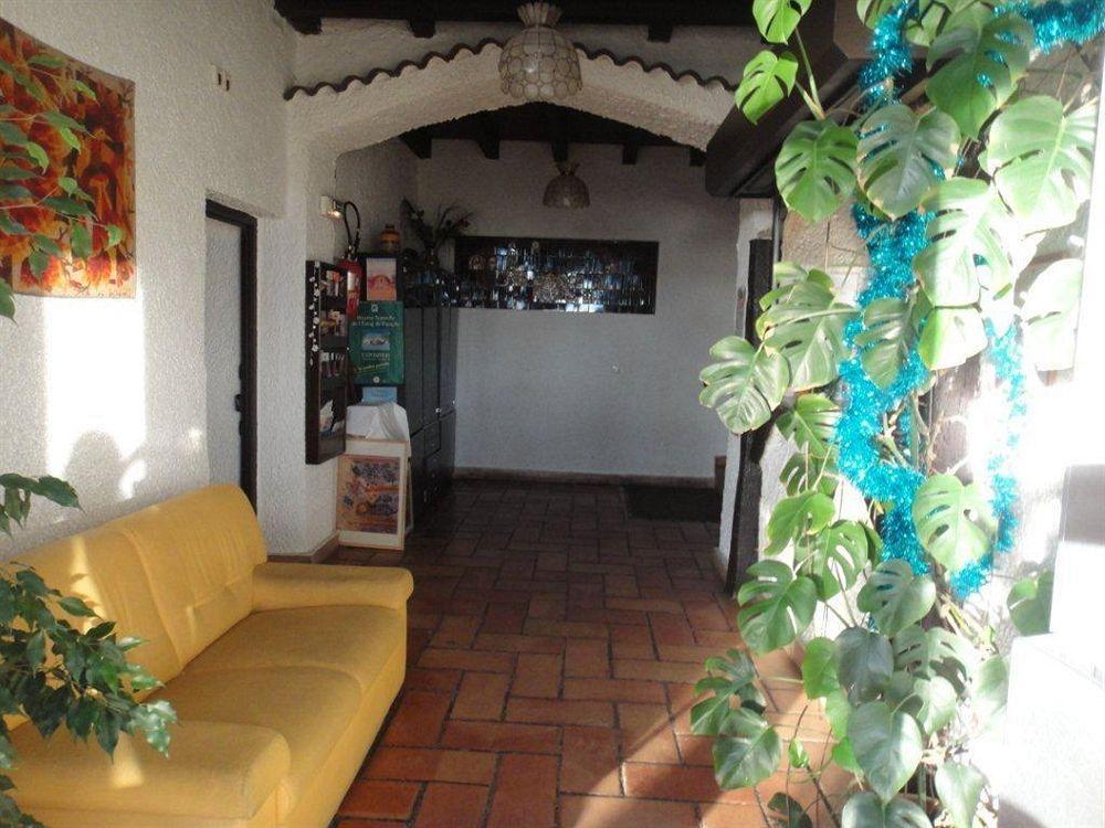 Hotel Le Colibri Lucciana  Exteriör bild