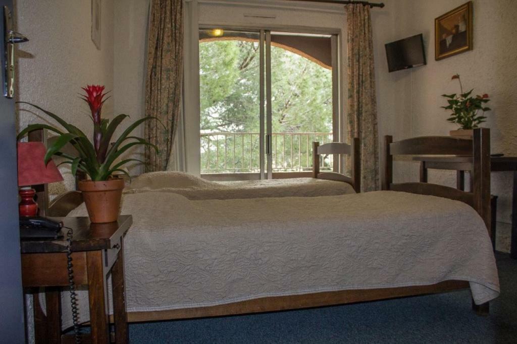 Hotel Le Colibri Lucciana  Exteriör bild